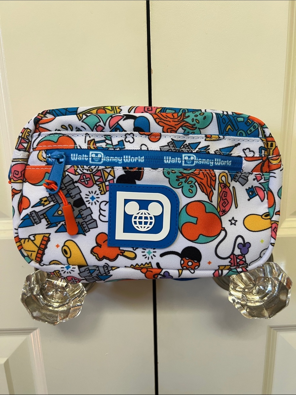 Walt Disney World Colorful Sketch Print Crossbody/Belt Bag. NEW